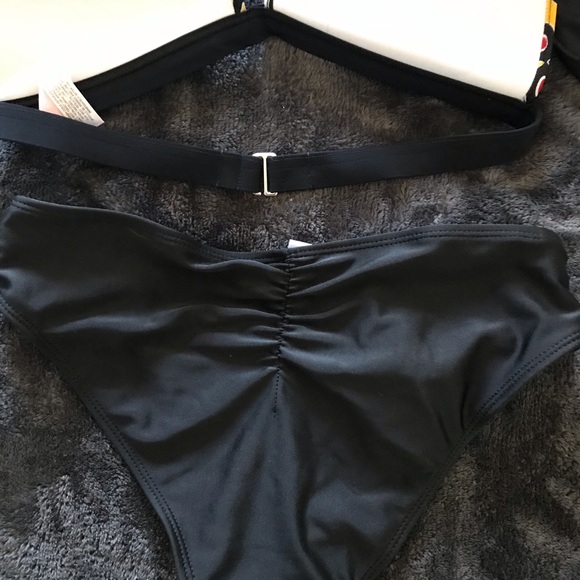 Victoria’s Secret bikini top/unbranded ruched bottoms - Picture 3 of 8